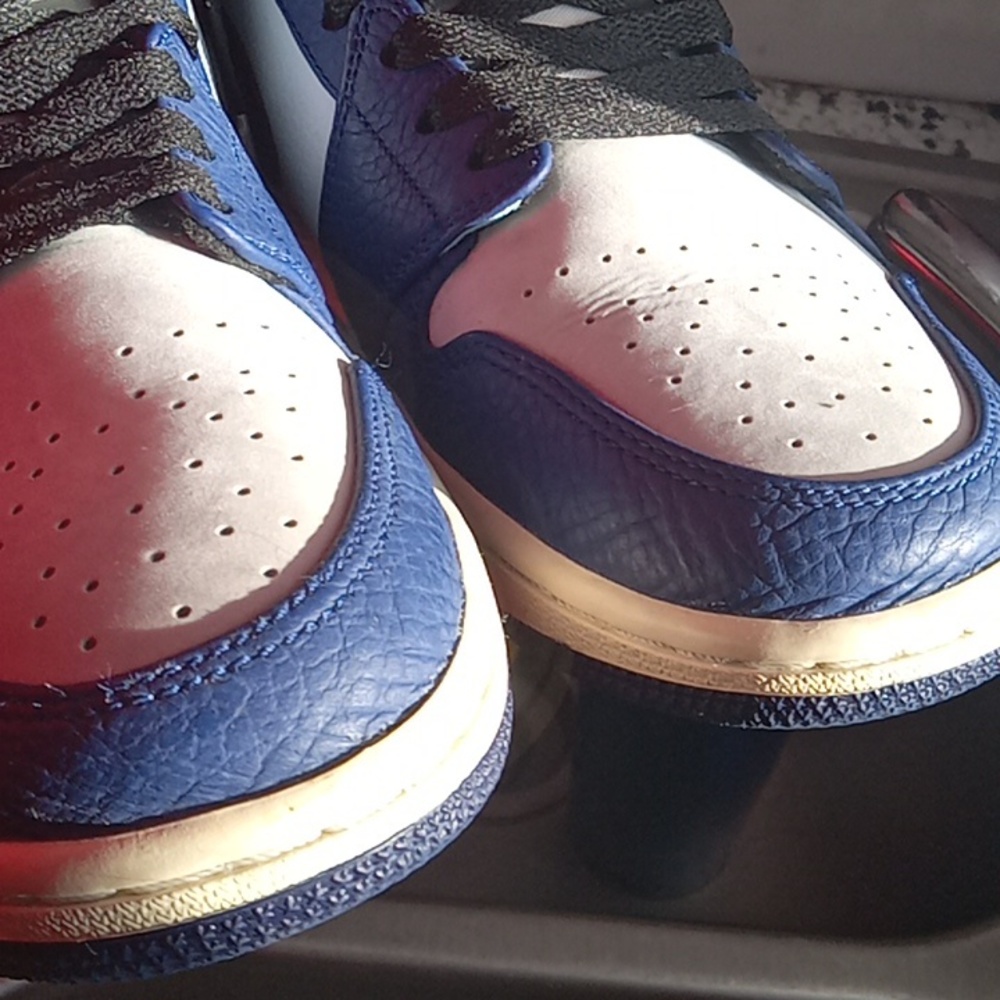 Air Jordan 1 High it's an old colorway I think it's called m.nightnavy,red,sail - Picture 12 of 14